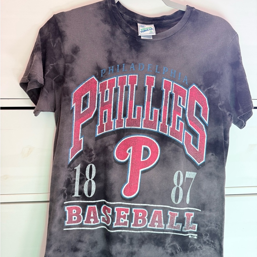 Philadelphia Phillies Black Tie-Dye Graphic Tee